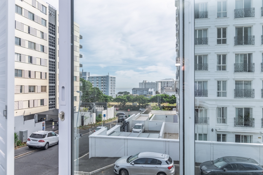 2 Bedroom Property for Sale in Green Point Western Cape